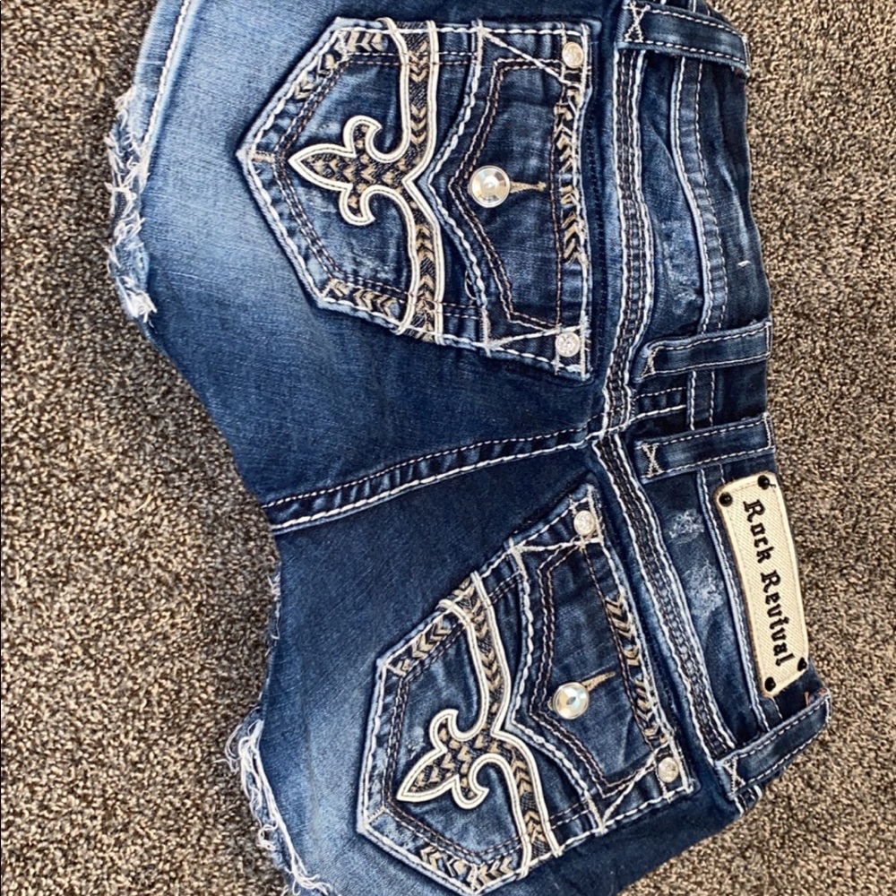 Rock revival shorts size 26